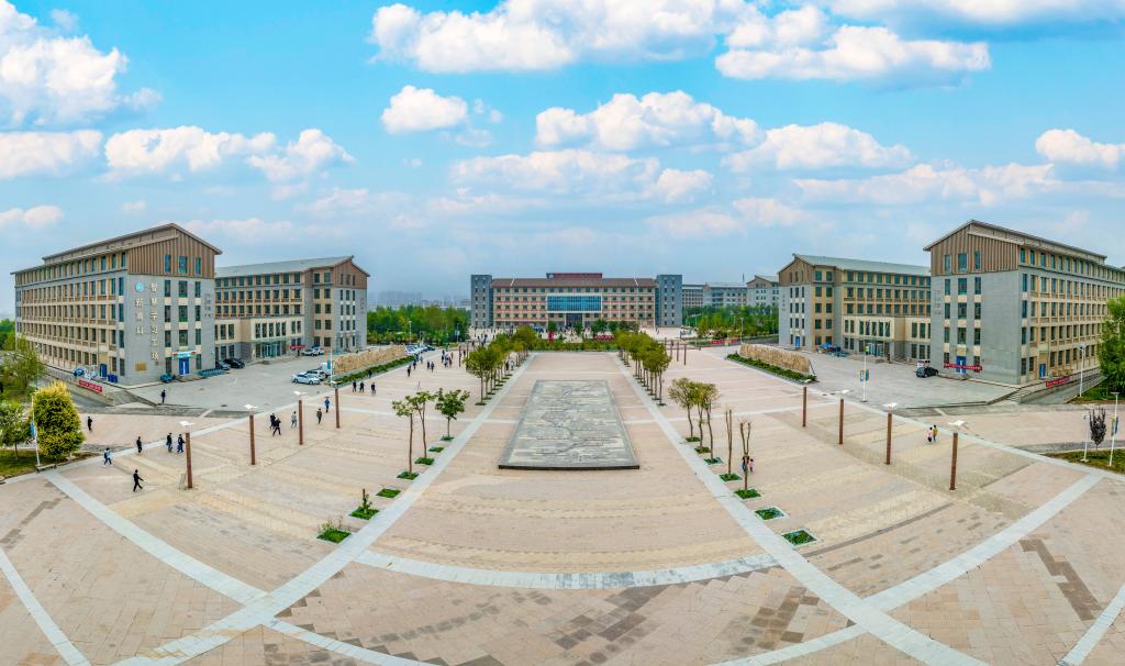甘肃省兰州市兰州新区职教园区海河街7