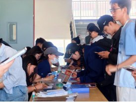 会计金融学院开展毕业证集中发放“一站